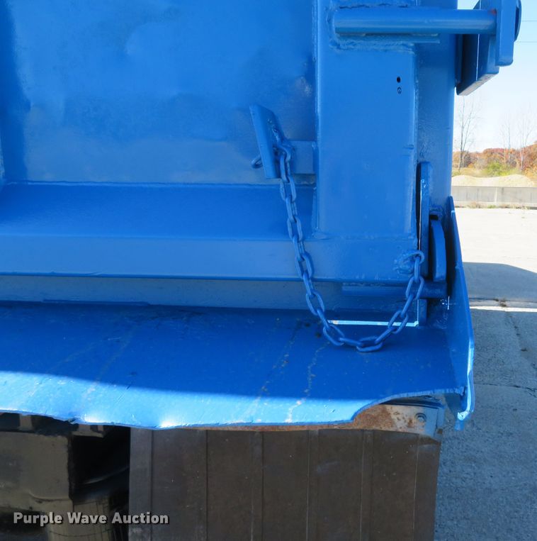 image for item FP9445 1999 Peterbilt 330  dump truck