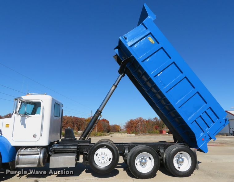 image for item FP9445 1999 Peterbilt 330  dump truck