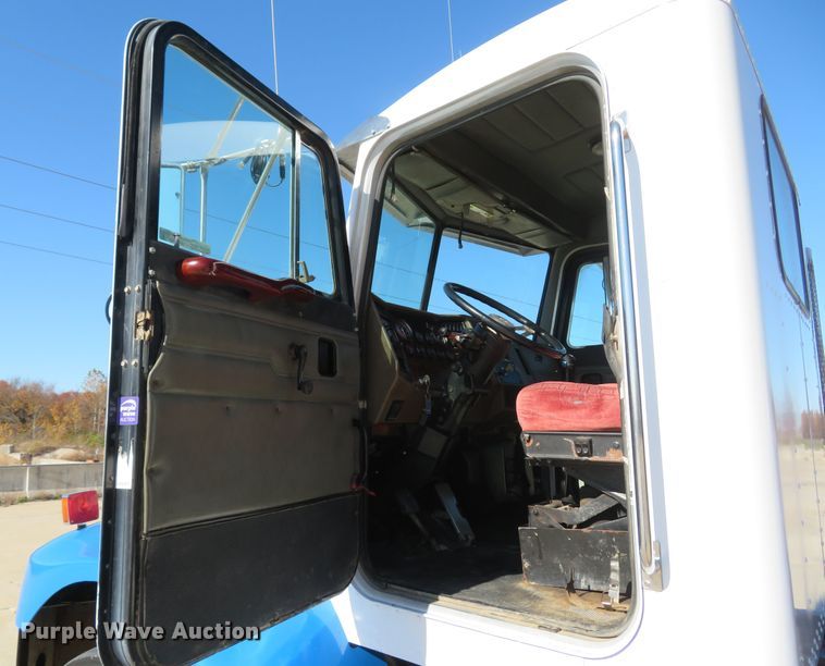 image for item FP9445 1999 Peterbilt 330  dump truck