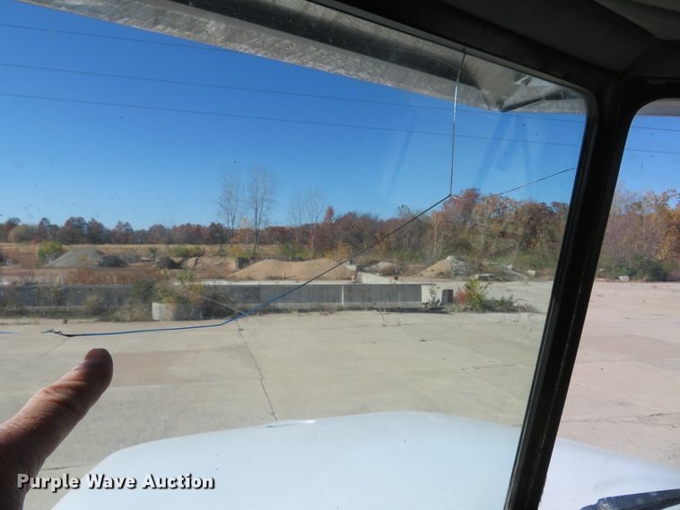 image for item FP9445 1999 Peterbilt 330  dump truck