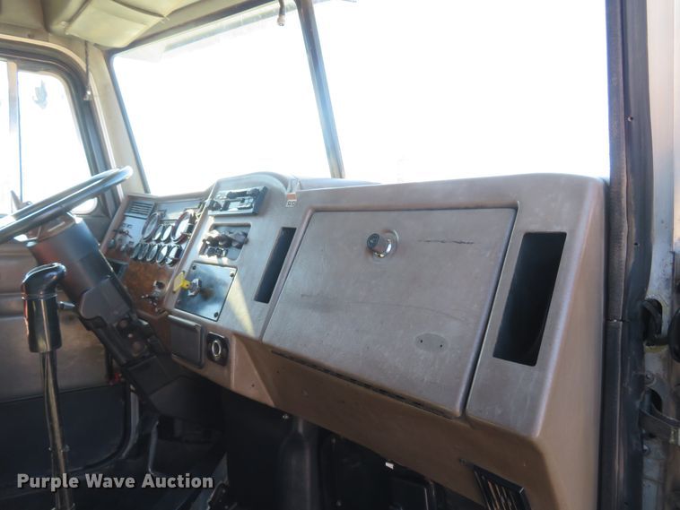 image for item FP9445 1999 Peterbilt 330  dump truck