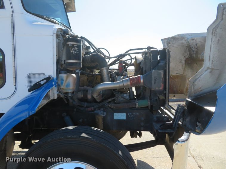 image for item FP9445 1999 Peterbilt 330  dump truck