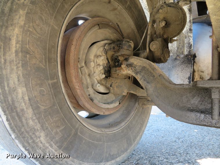 image for item FP9445 1999 Peterbilt 330  dump truck