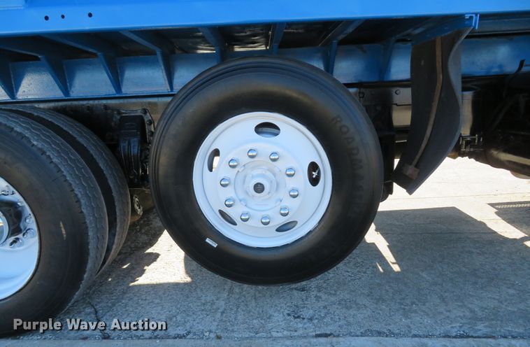 image for item FP9445 1999 Peterbilt 330  dump truck