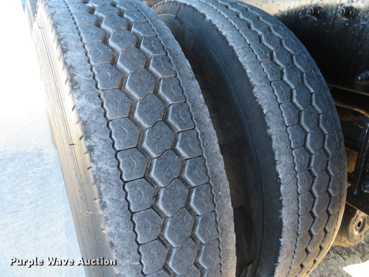 image for item FP9445 1999 Peterbilt 330  dump truck