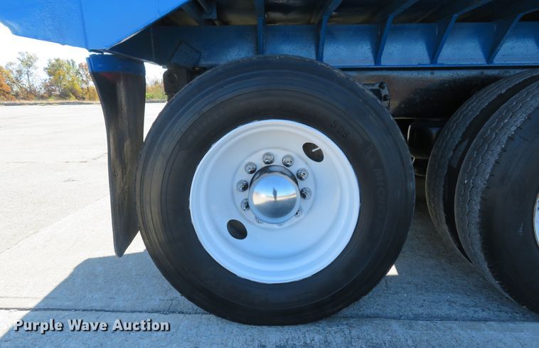 image for item FP9445 1999 Peterbilt 330  dump truck