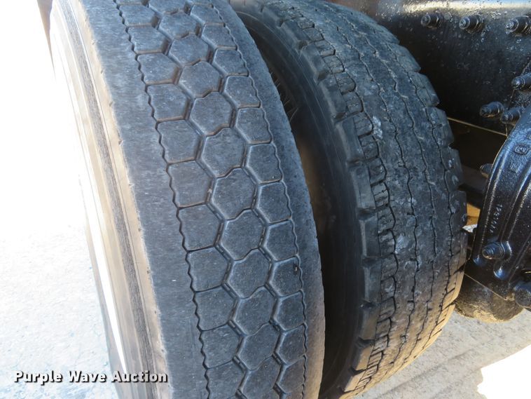 image for item FP9445 1999 Peterbilt 330  dump truck