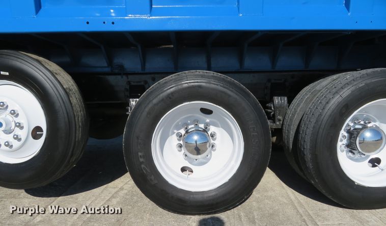 image for item FP9445 1999 Peterbilt 330  dump truck