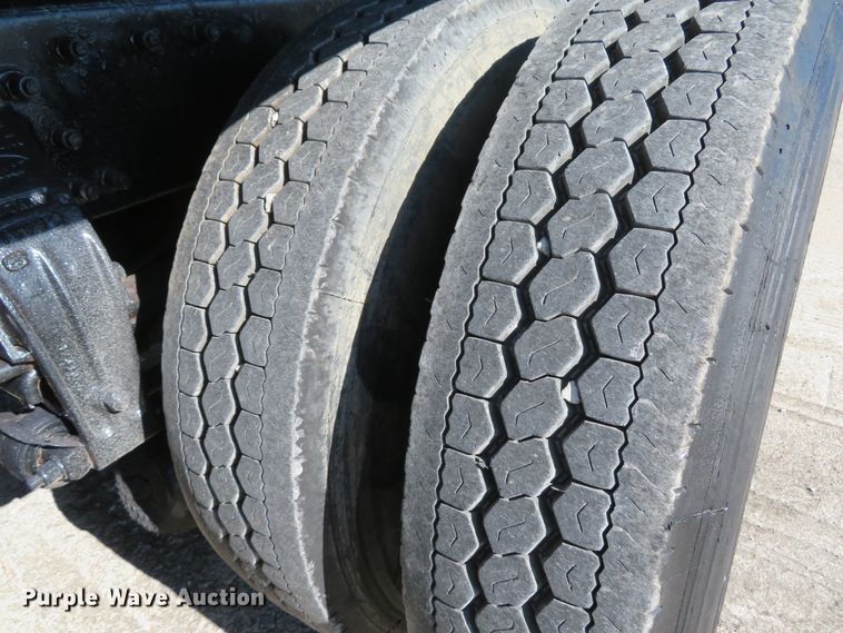 image for item FP9445 1999 Peterbilt 330  dump truck