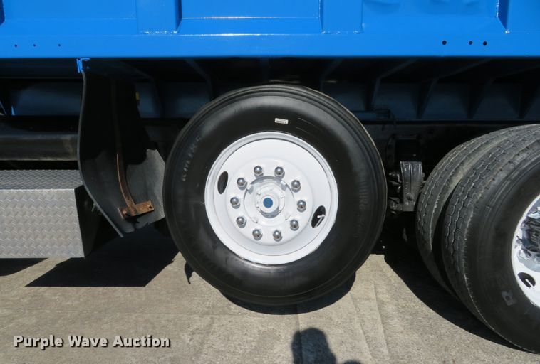 image for item FP9445 1999 Peterbilt 330  dump truck