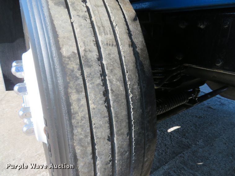 image for item FP9445 1999 Peterbilt 330  dump truck