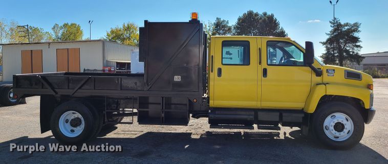 image for item GO9482 2008 GMC C7500  Crew Cab dump truck