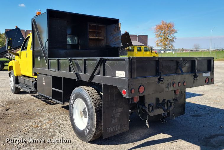 image for item GO9482 2008 GMC C7500  Crew Cab dump truck