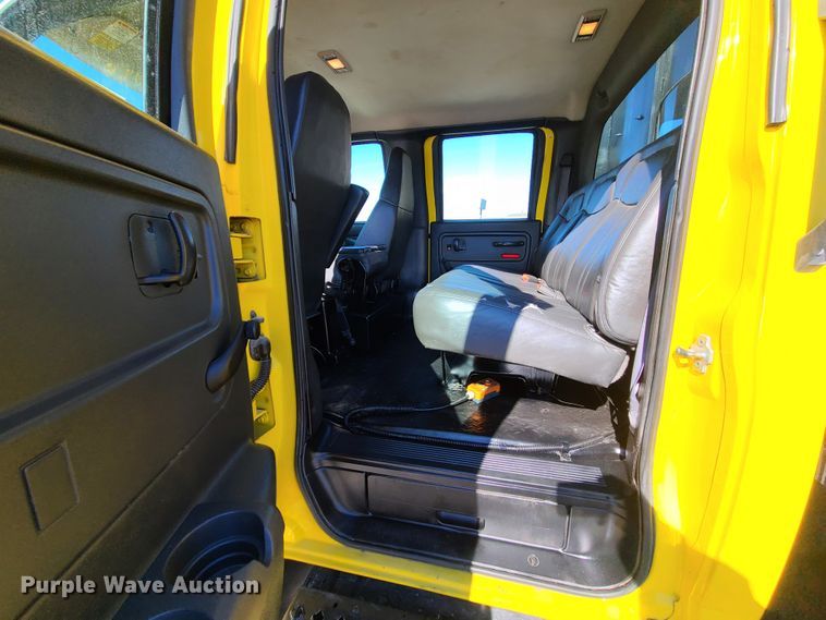 image for item GO9482 2008 GMC C7500  Crew Cab dump truck