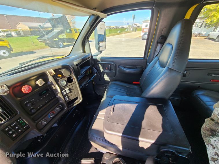 image for item GO9482 2008 GMC C7500  Crew Cab dump truck