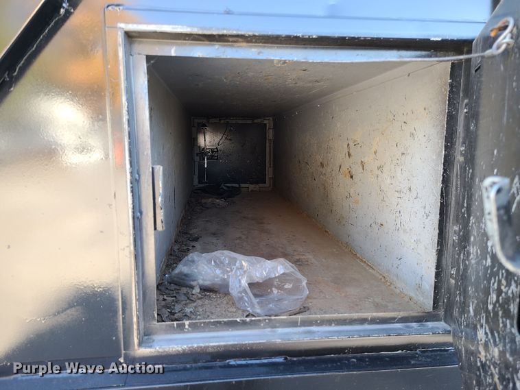 image for item GO9482 2008 GMC C7500  Crew Cab dump truck