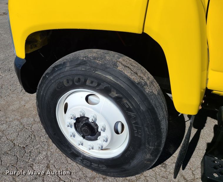 image for item GO9482 2008 GMC C7500  Crew Cab dump truck