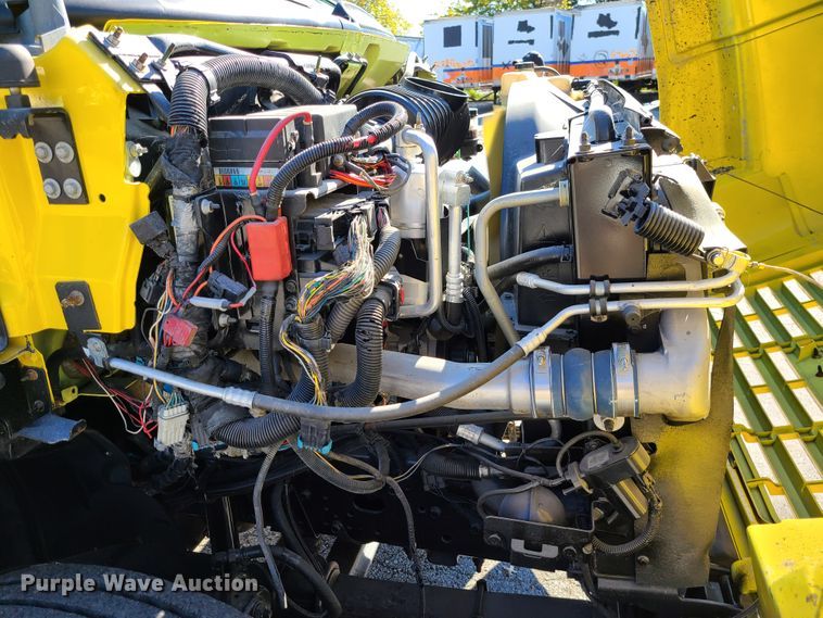 image for item GO9482 2008 GMC C7500  Crew Cab dump truck