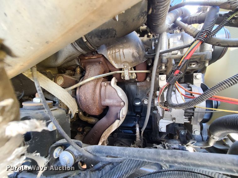 image for item GO9482 2008 GMC C7500  Crew Cab dump truck