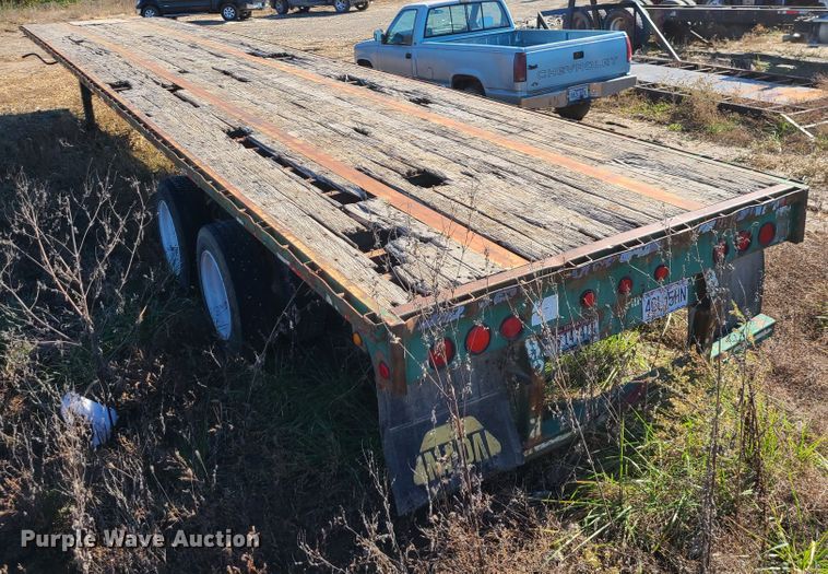 image for item GO9498 1998 Fontaine  flatbed trailer