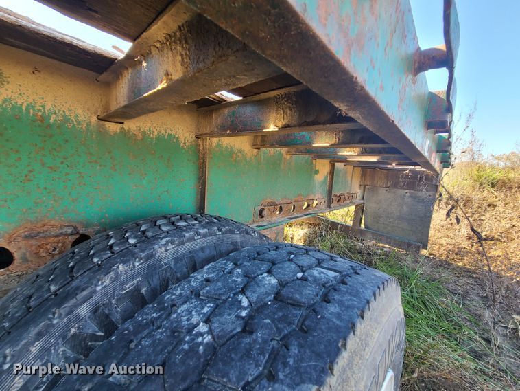 image for item GO9498 1998 Fontaine  flatbed trailer