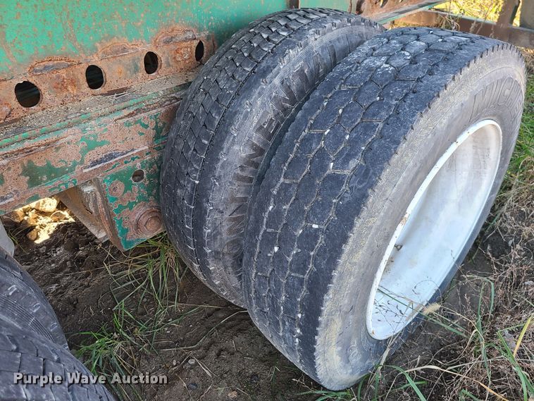 image for item GO9498 1998 Fontaine  flatbed trailer