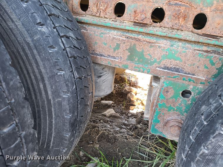 image for item GO9498 1998 Fontaine  flatbed trailer