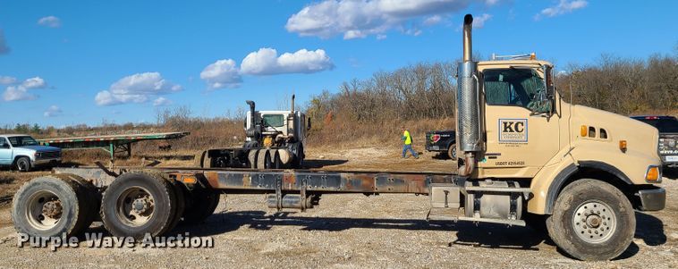 image for item GO9499 2007 Sterling L-Line  truck cab and chassis
