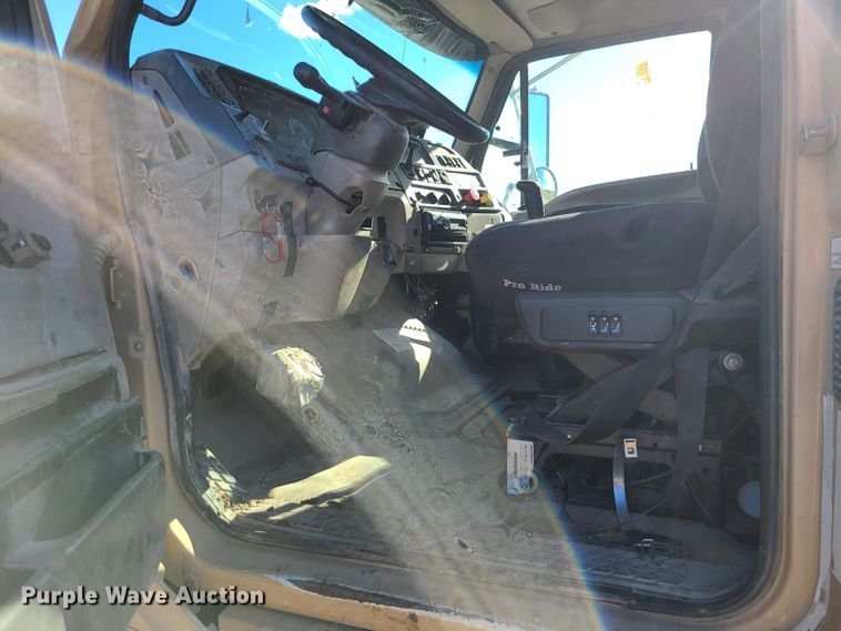 image for item GO9499 2007 Sterling L-Line  truck cab and chassis