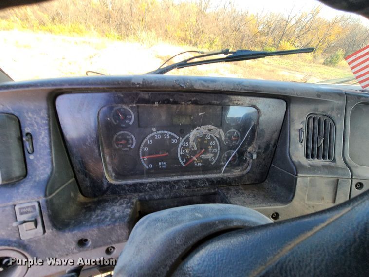 image for item GO9499 2007 Sterling L-Line  truck cab and chassis