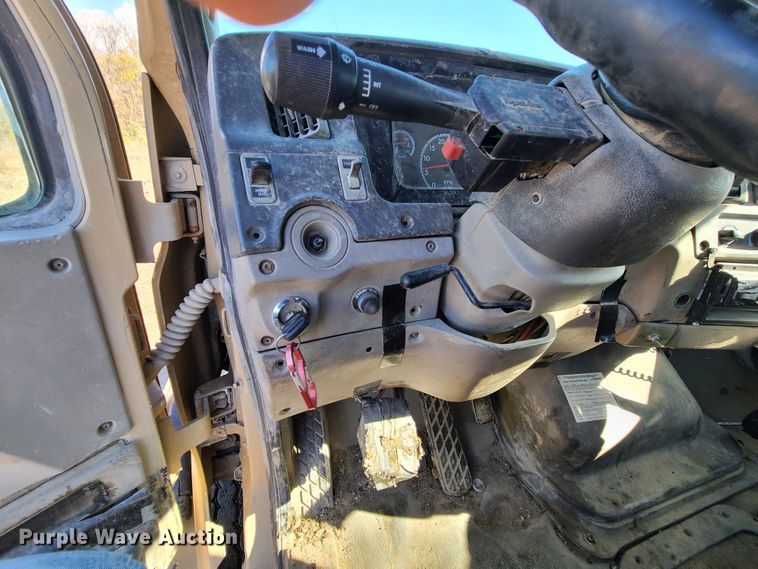 image for item GO9499 2007 Sterling L-Line  truck cab and chassis