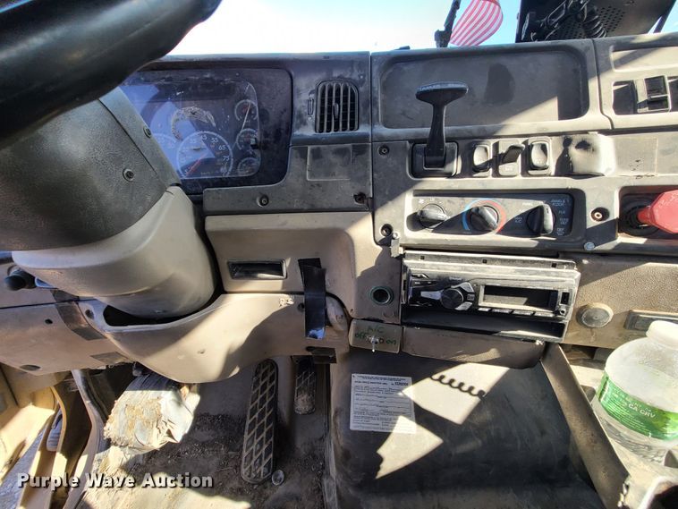 image for item GO9499 2007 Sterling L-Line  truck cab and chassis