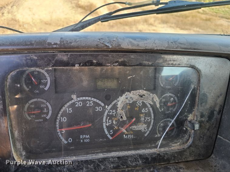 image for item GO9499 2007 Sterling L-Line  truck cab and chassis