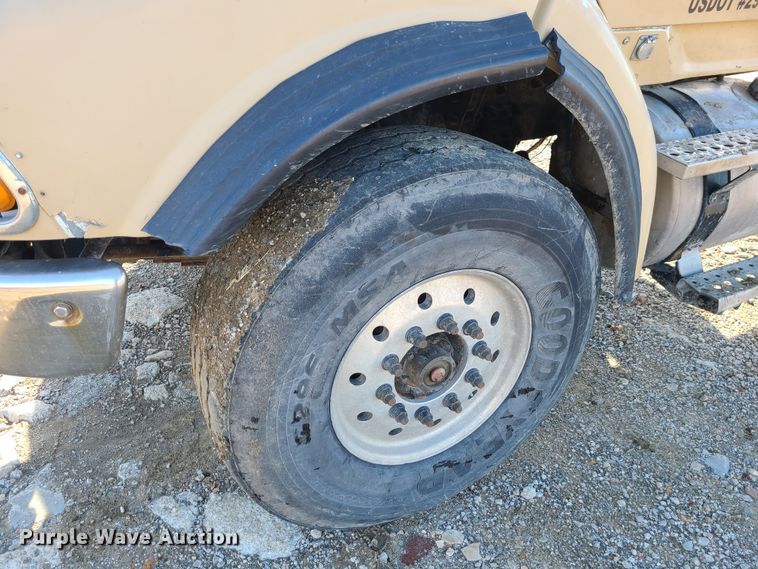 image for item GO9499 2007 Sterling L-Line  truck cab and chassis