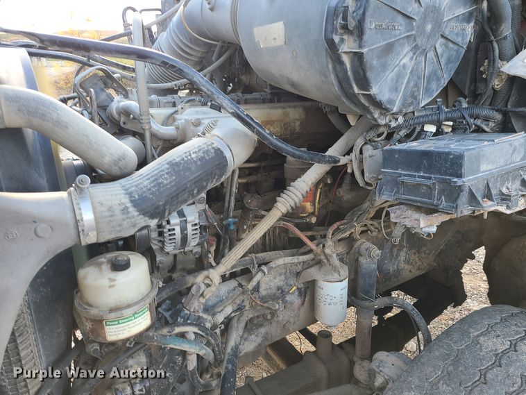 image for item GO9499 2007 Sterling L-Line  truck cab and chassis