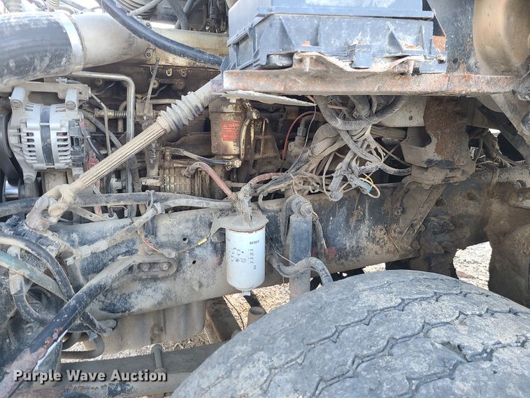 image for item GO9499 2007 Sterling L-Line  truck cab and chassis