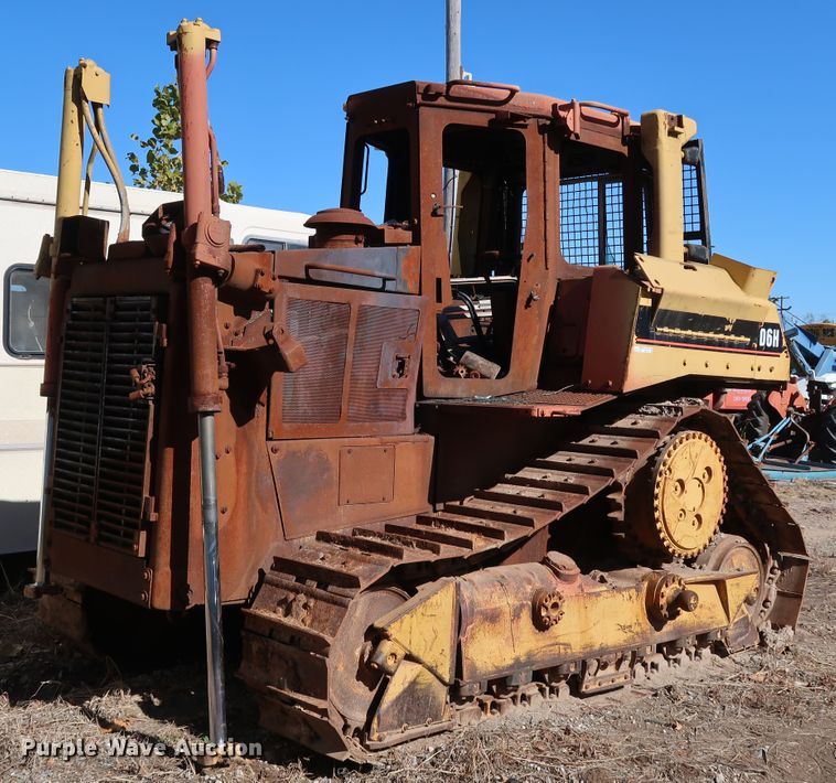 image for item HK9745 1988 Caterpillar D6H  dozer