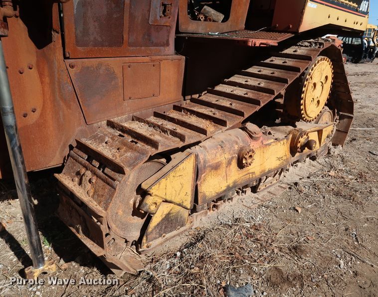 image for item HK9745 1988 Caterpillar D6H  dozer