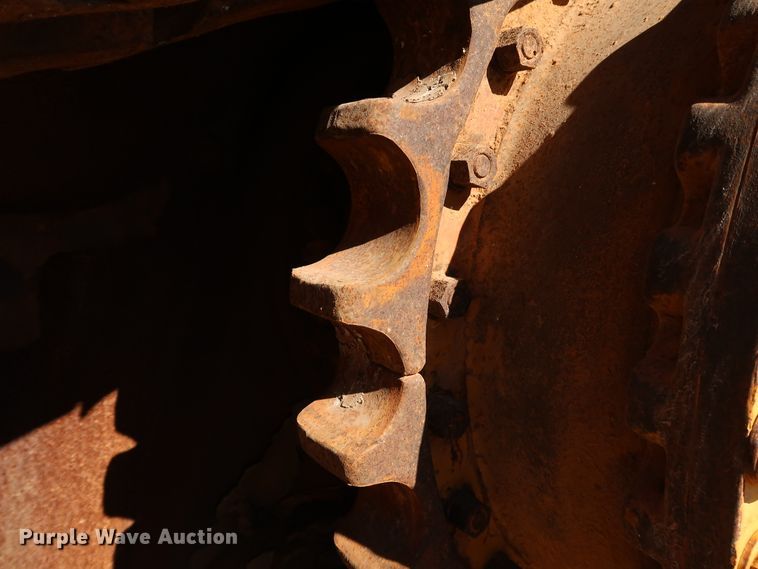 image for item HK9745 1988 Caterpillar D6H  dozer