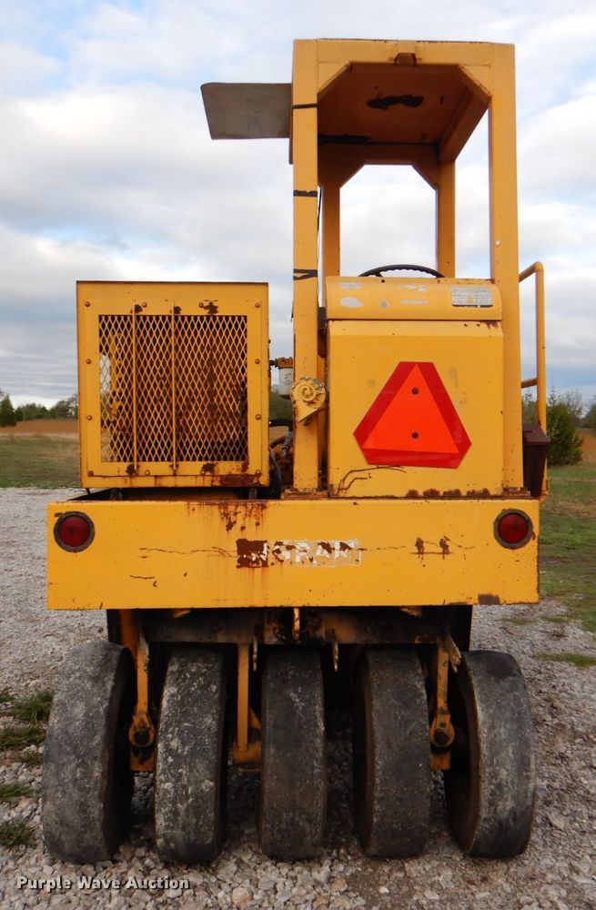 image for item HT9486 1988 Ingram 9-2800-PA  pneumatic roller