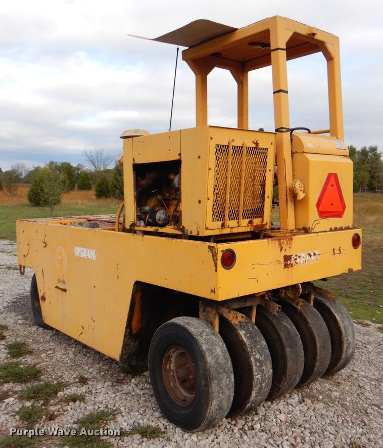 image for item HT9486 1988 Ingram 9-2800-PA  pneumatic roller