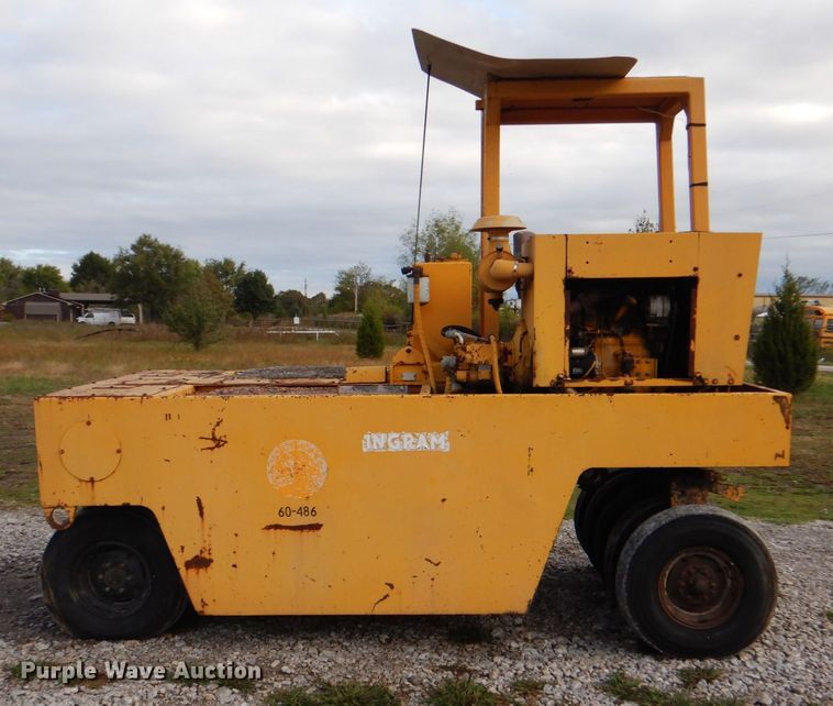 image for item HT9486 1988 Ingram 9-2800-PA  pneumatic roller