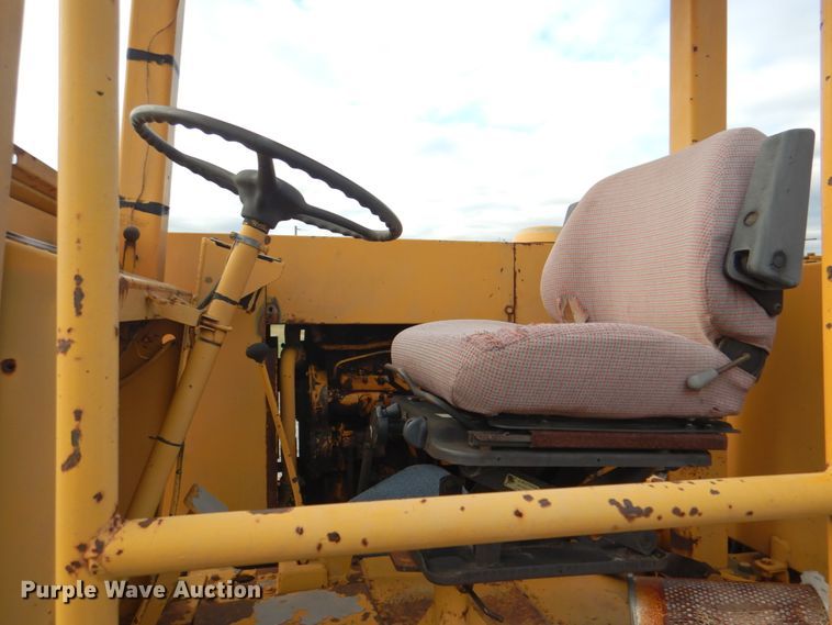 image for item HT9486 1988 Ingram 9-2800-PA  pneumatic roller