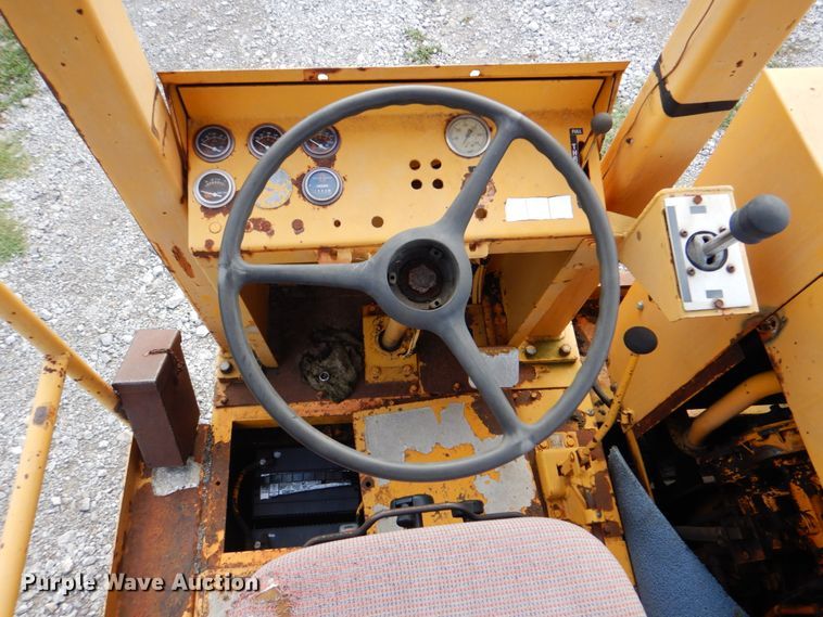 image for item HT9486 1988 Ingram 9-2800-PA  pneumatic roller