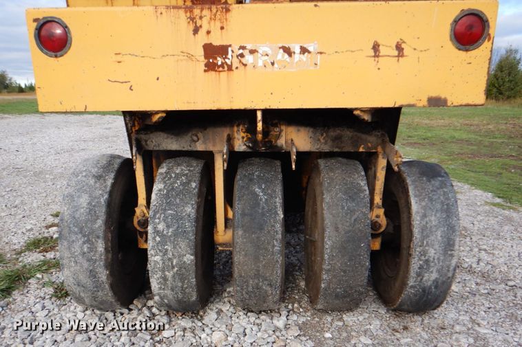 image for item HT9486 1988 Ingram 9-2800-PA  pneumatic roller