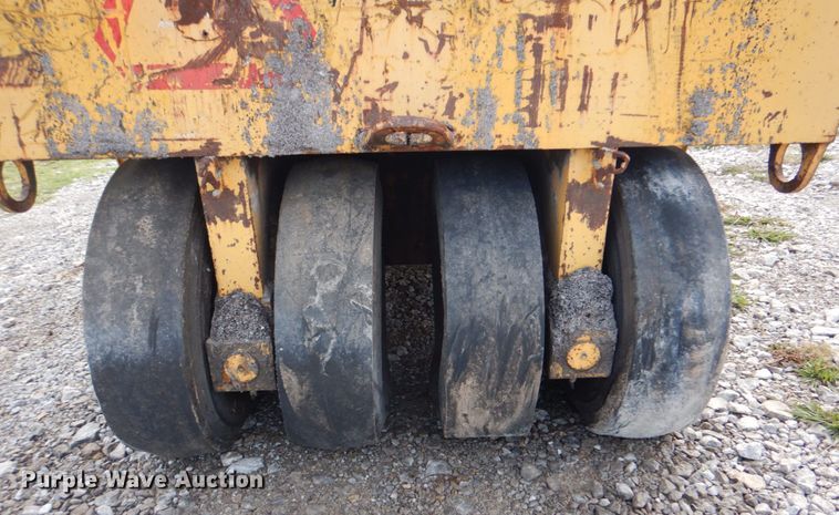 image for item HT9486 1988 Ingram 9-2800-PA  pneumatic roller