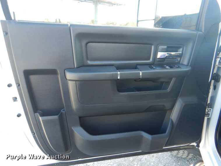 image for item HT9497 2012 Dodge Ram 5500HD  bucket truck