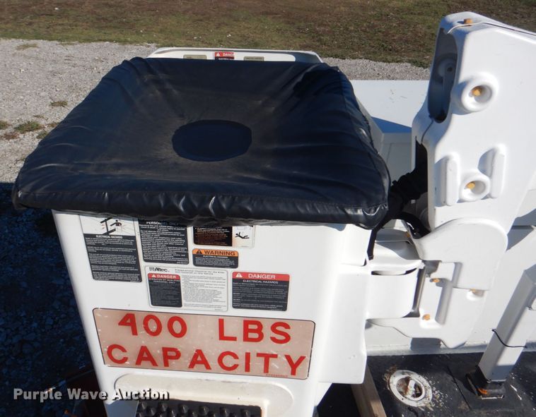 image for item HT9497 2012 Dodge Ram 5500HD  bucket truck