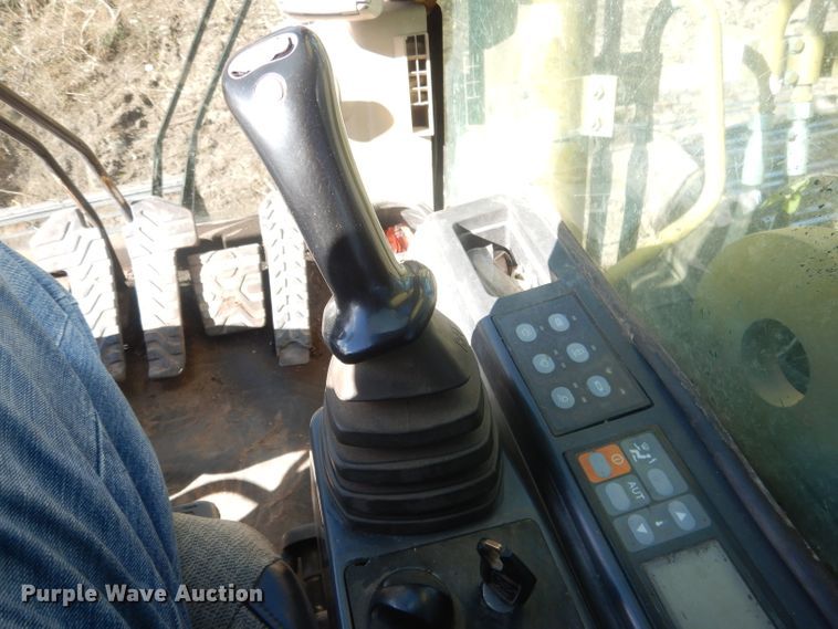 image for item HU9315 2004 Caterpillar 325CL  excavator