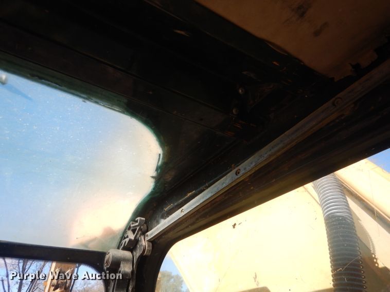 image for item HU9315 2004 Caterpillar 325CL  excavator